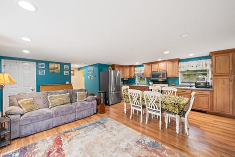 River Retreat House in Capital District, NY, USA