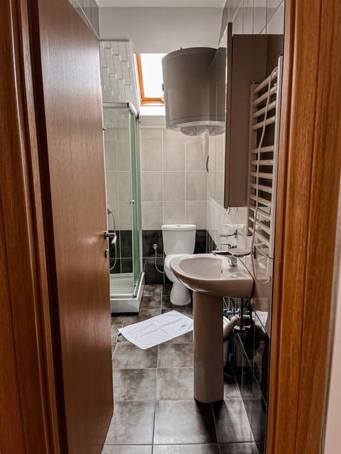 Shower, Bathroom, towels