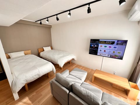 Bed, TV and multimedia, Living room, Bedroom, air conditioner