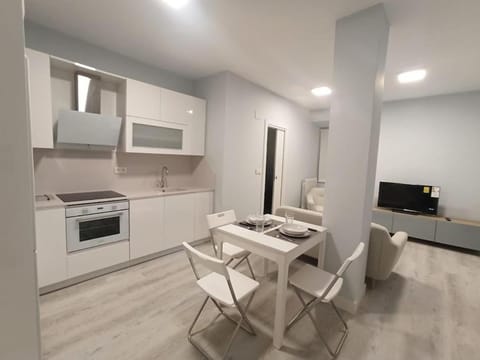 Kitchen or kitchenette, Dining area, stove, toaster