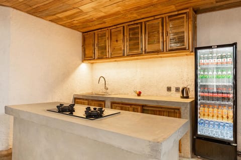 Kitchen or kitchenette, Communal kitchen