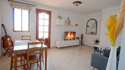 Communal lounge/ TV room, Living room, Lounge or bar