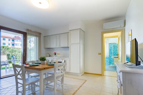 Dining area, oven, kitchen