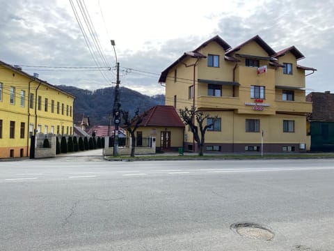 Property building, Location