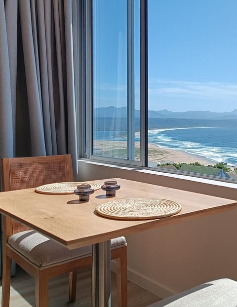 View (from property/room), Dining area, Mountain view, Sea view, Certificate/Award