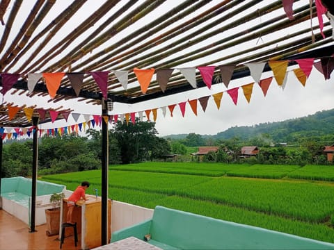 Balcony/Terrace, Mountain view