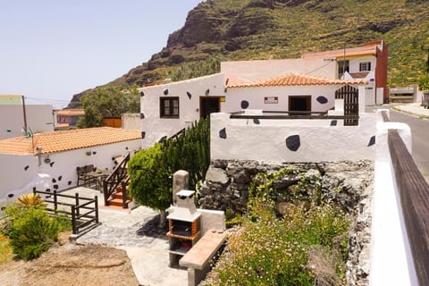 BBQ facilities, Garden, Garden view, Mountain view
