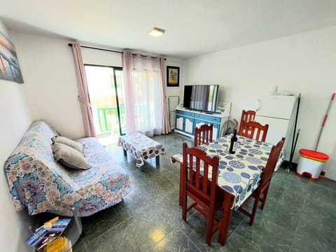 Communal lounge/ TV room, Living room, Dining area