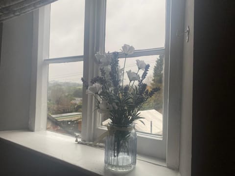 The White Hart Apartment Church View Apartment in Staffordshire Moorlands District