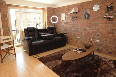 Balcony/Terrace, Living room, Decorative detail, Seating area