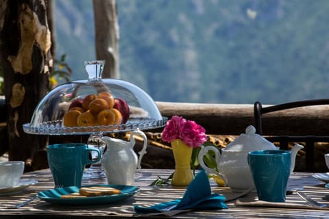 Food, Continental breakfast, Buffet breakfast, Drinks