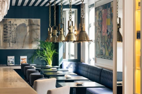 Lounge or bar