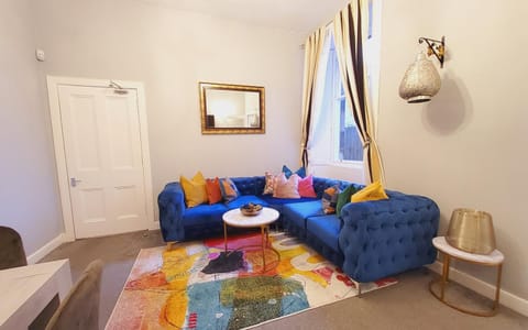 TV and multimedia, Living room, Photo of the whole room, Seating area