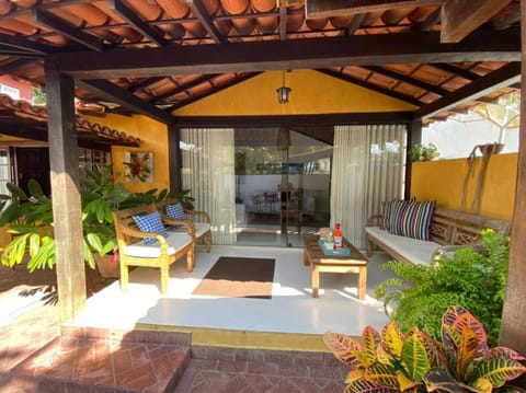 Facade/entrance, Lounge or bar