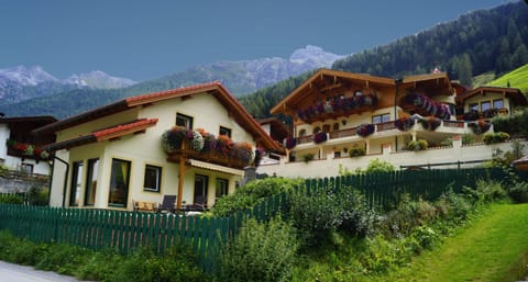 Chalet Olympia Chalet in Neustift im Stubaital