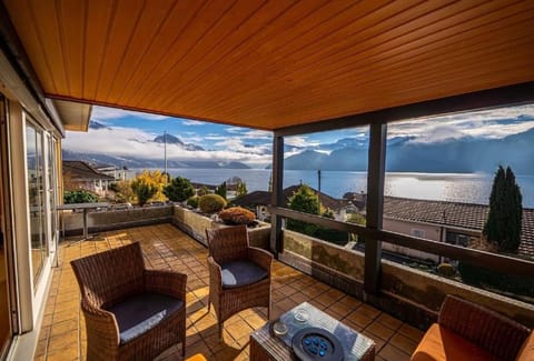 Balcony/Terrace, Lake view, Mountain view
