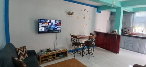 TV and multimedia, Kitchen or kitchenette, Living room, Dining area