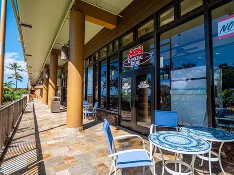 Top Floor Oceanfront location with great swimming and snorkeling MKM809 House in Wailea