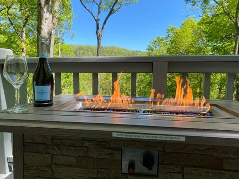 Montreat Round House - mountain views, renovated House in Montreat