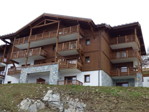 Duplex 4 pièces avec piscine intérieure, parking, 8 pers, proche Les Saisies - FR-1-594-303 Apartment in Villard-sur-Doron