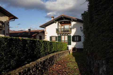 Property building, Neighbourhood