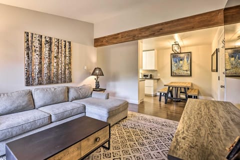Chic Condo Steps to Beaver Creek Ski Slopes! Apartment in Avon