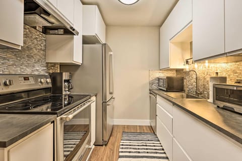 Chic Condo Steps to Beaver Creek Ski Slopes! Apartment in Avon