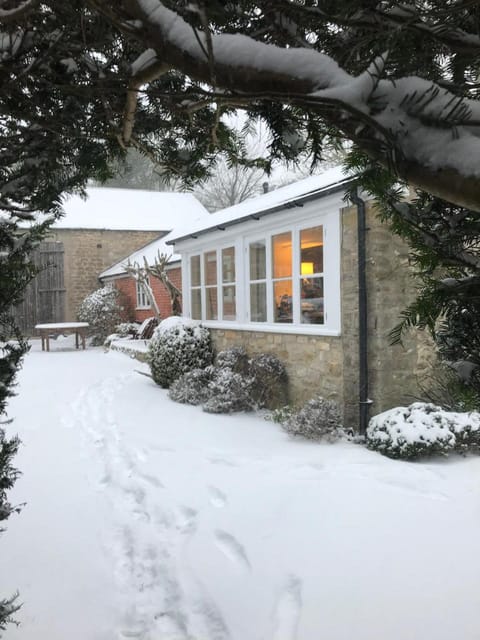 Facade/entrance, Winter