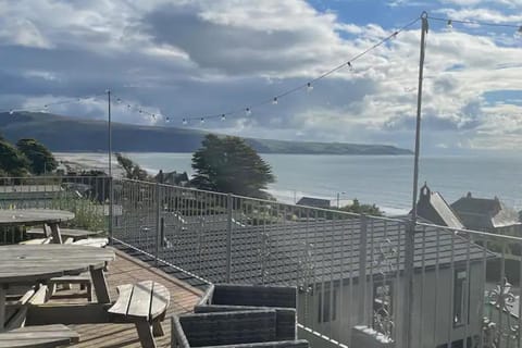 Barmouth Pet-Friendly 2-Bed Caravan with Sea View House in Wales