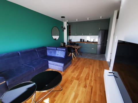 TV and multimedia, Kitchen or kitchenette, Living room