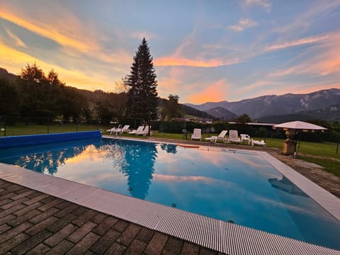 Mountain view, Swimming pool