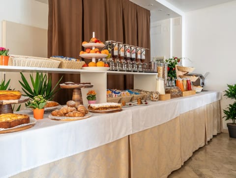 Food and drinks, Food, Breakfast, Continental breakfast, Buffet breakfast, Drinks