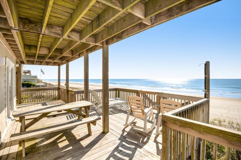 SC2404 Armstrong House in Surf City