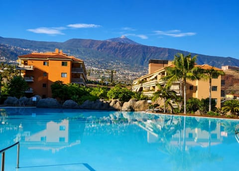 Off site, Day, Natural landscape, Mountain view, Swimming pool