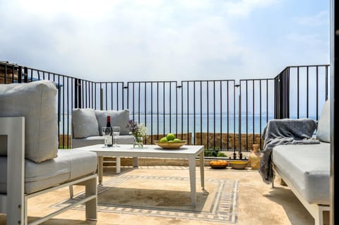 Patio, Day, Natural landscape, View (from property/room), Balcony/Terrace, Seating area, Dining area, Sea view