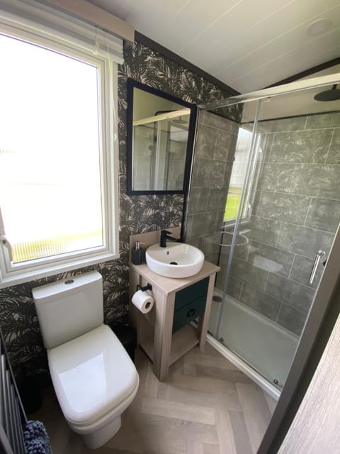 Riverwood Lodge House in England