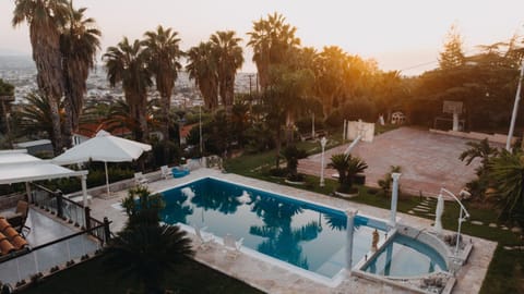 Day, Garden, Garden view, Pool view, Swimming pool, Sunset, sunbed