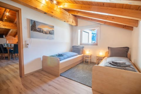 Bed, Bedroom, cot, towels