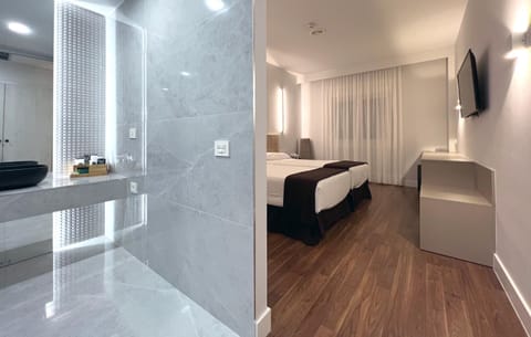 Photo of the whole room, Bedroom