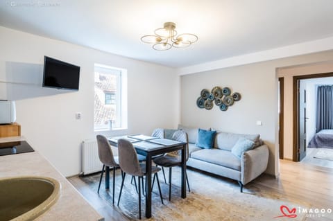 Communal lounge/ TV room, Kitchen or kitchenette, Dining area