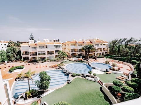 Pool view, Swimming pool, Swimming pool, sunbed