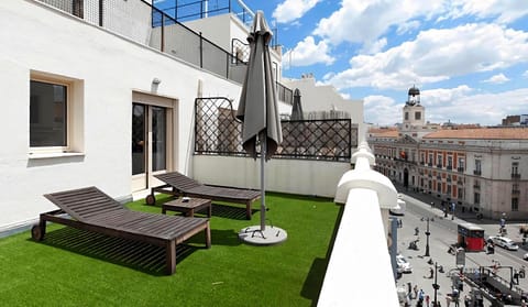 View (from property/room), Balcony/Terrace, Landmark view