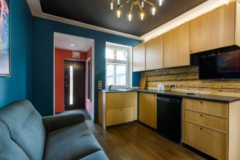 Kitchen or kitchenette, Living room