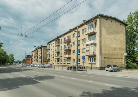 Property building, City view, Street view, Location, Parking