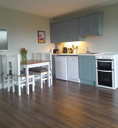 Hilltop Haven, Doolin Apartment in County Clare