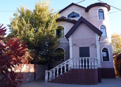 Property building, Day