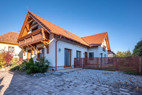 Property building, Day, Natural landscape