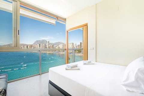 Bed, Natural landscape, Photo of the whole room, Bedroom, Mountain view, Sea view, towels