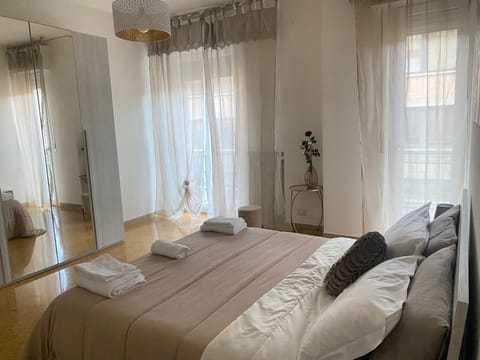 Bed, Balcony/Terrace, Photo of the whole room, towels
