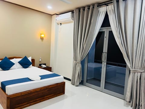 Bedroom, air conditioner